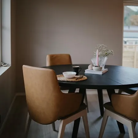 Moderne Familiehus Naer Alesund Sentrum Og Flyplass 瓦尔德豪格